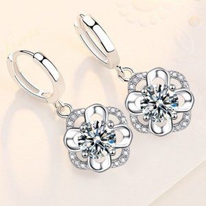 9.25 Sterling Silver Flower Earrings
